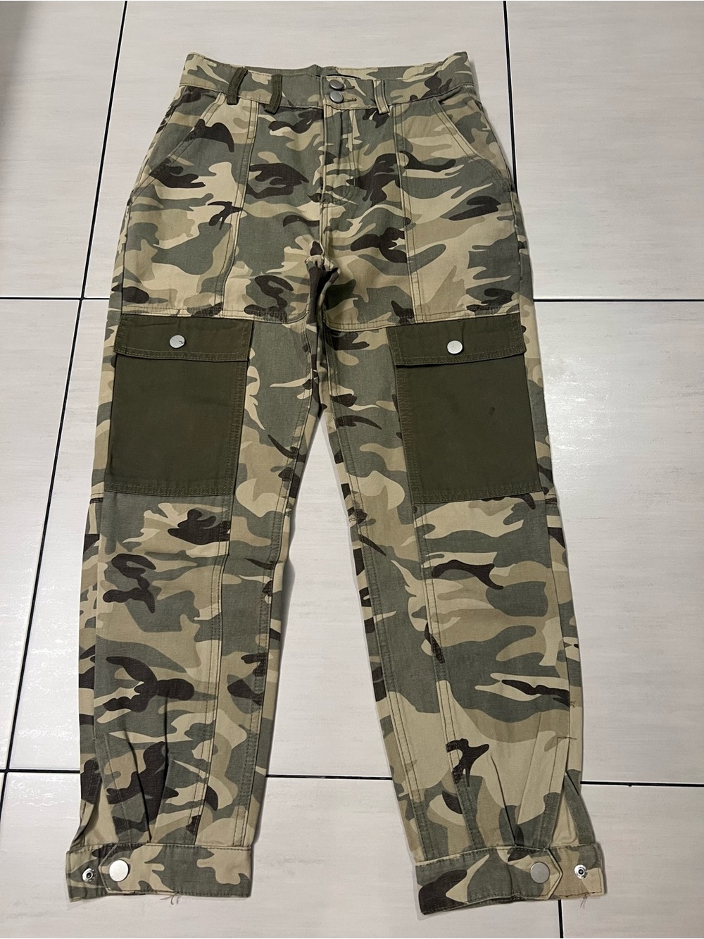 Blue Revival Women's Rihanna Camo Colorblock Cargo Pants Size 26